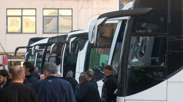 Otogarlarda yoğunluk var mı? Tatil göçü resmen başladı: Gezip eğlenmeyi planlıyoruz | Aktüel Haberleri