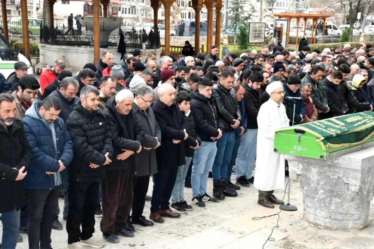 Samsun'da Aydınlatma Direğine Çarpan Otomobilin Sürücüsü Hayatını Kaybetti