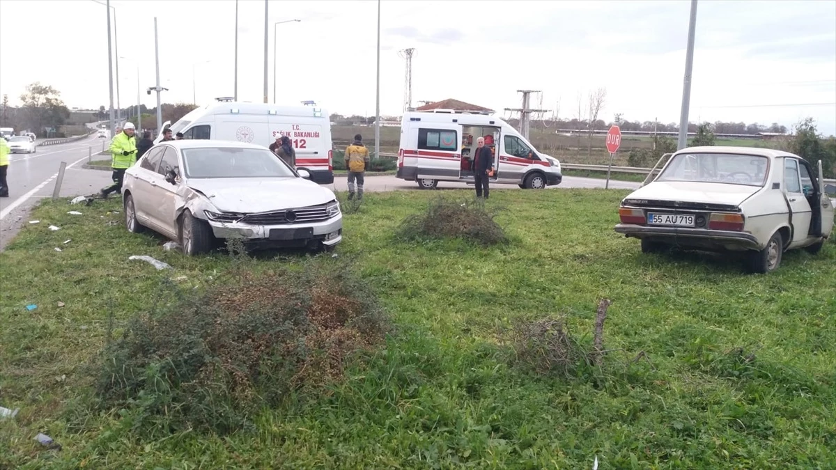 Samsun'da Otomobil Çarpışması: 3 Kişi Yaralandı