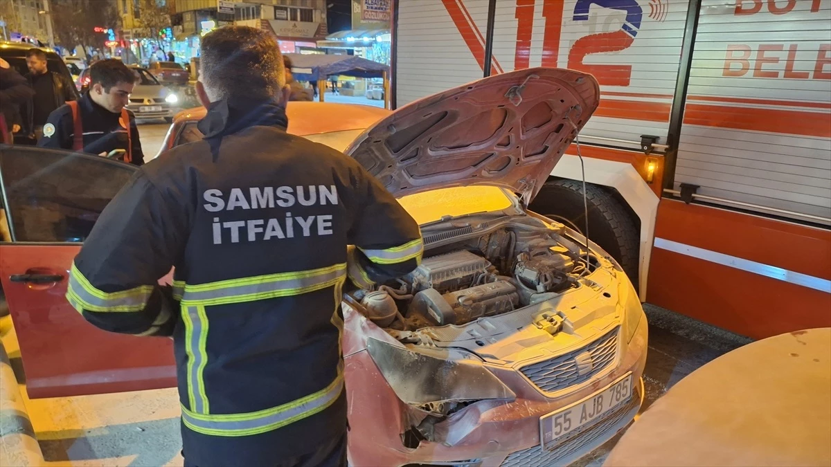 Samsun'da seyir halindeki otomobilde yangın çıktı