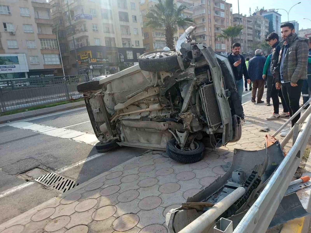 Şanlıurfa'da otomobil devrildi, sürücü yaralandı