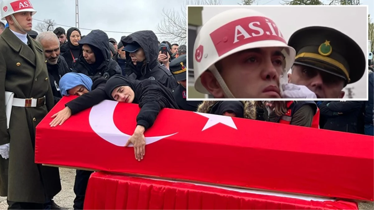 Şehit yakınlarının feryatları Mehmetçik'i ağlattı! Gözyaşlarını silah arkadaşı sildi