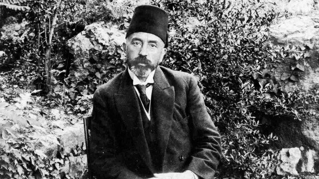 Takdir ve tenkit arasında Mehmet Akif | Yeni Şafak Kitap Eki Haberleri