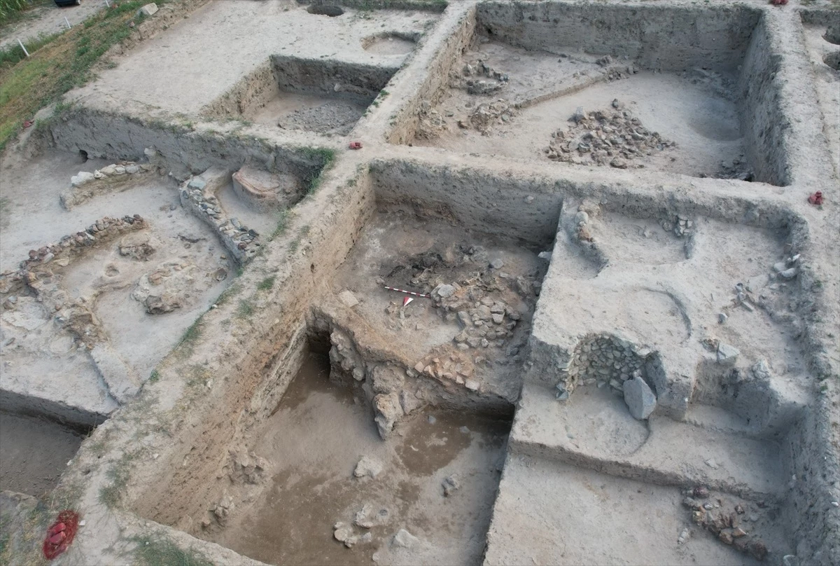 Tavşanlı Höyük'te Yapılan Kazılar Türkiye'nin En Önemli Arkeolojik Keşfi Seçildi