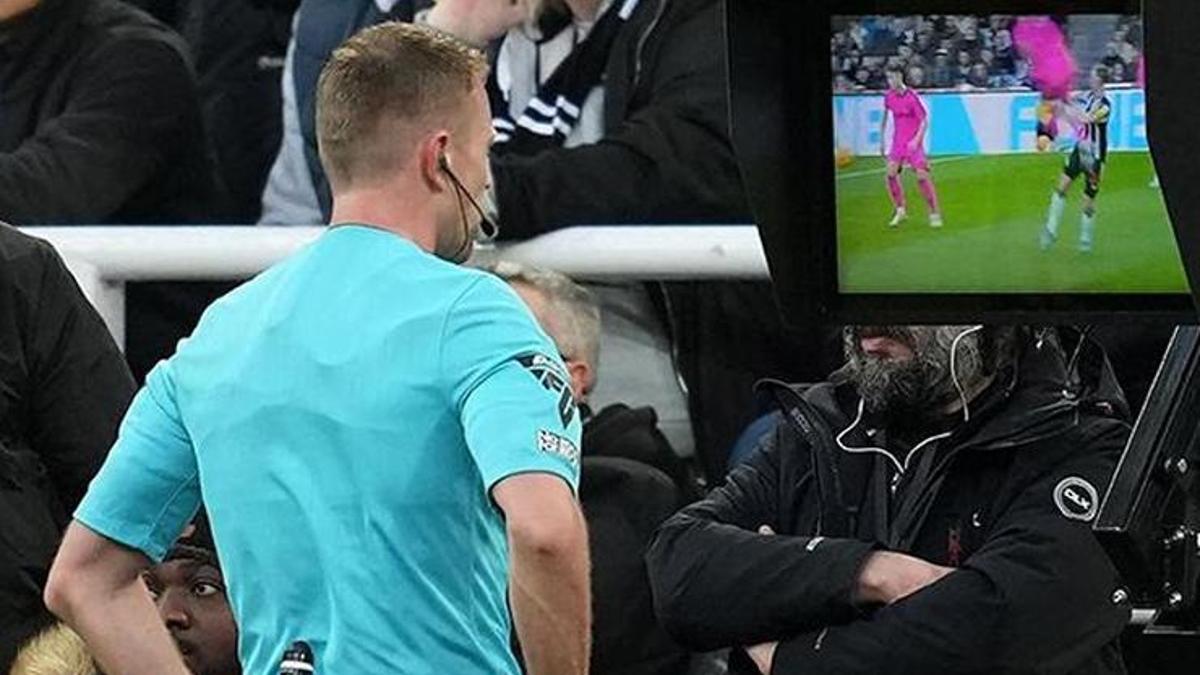 VAR konuşmaları canlı yayınlanacak! FIFA'dan onay çıktı