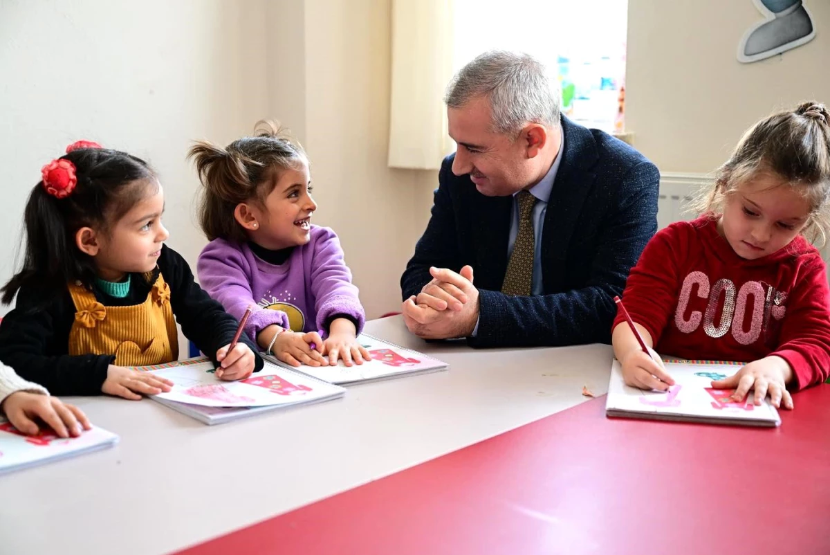 Yeşilyurt Belediye Başkanı Mehmet Çınar, Topsöğüt Yeşilkonak Hizmet Binasını Ziyaret Etti