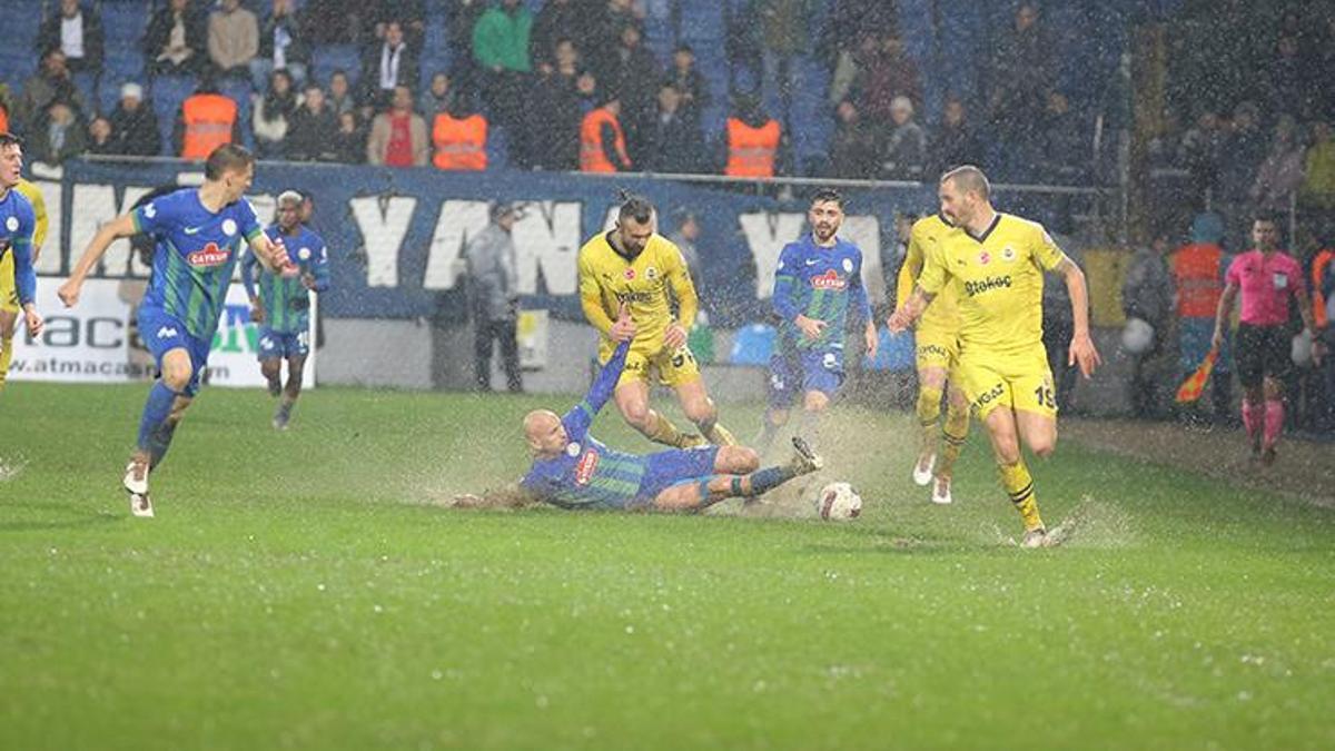 Çaykur Rizespor - Fenerbahçe maçına zemin damga vurdu!