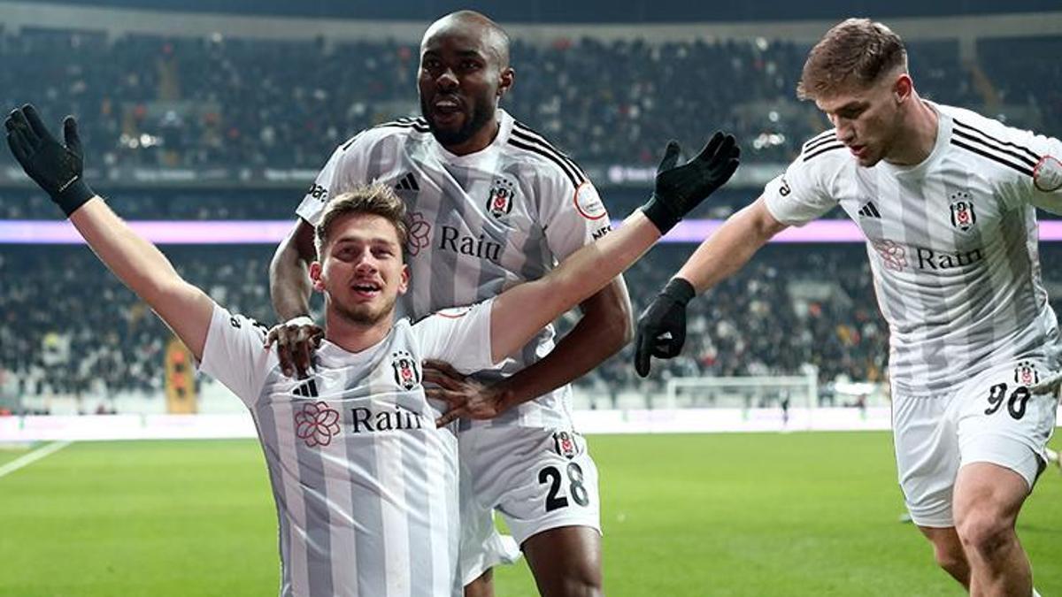 50 milyon euroluk hamle: Semih Kılıçsoy için İstanbul'a geldiler! Beşiktaş'ın yıldızı...