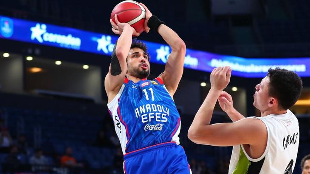 Anadolu Efes, Türkiye Kupası'nda yarı finalde!