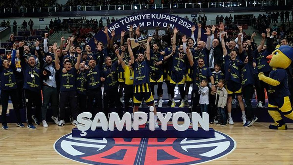 Anadolu Efes'i yenen Fenerbahçe Beko Türkiye Kupası şampiyonu oldu! (Anadolu Efes - Fenerbahçe Beko: 67-80)