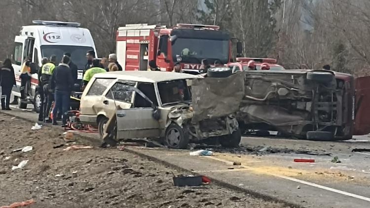 Ankara'da feci kaza: 4 ölü, 2 yaralı