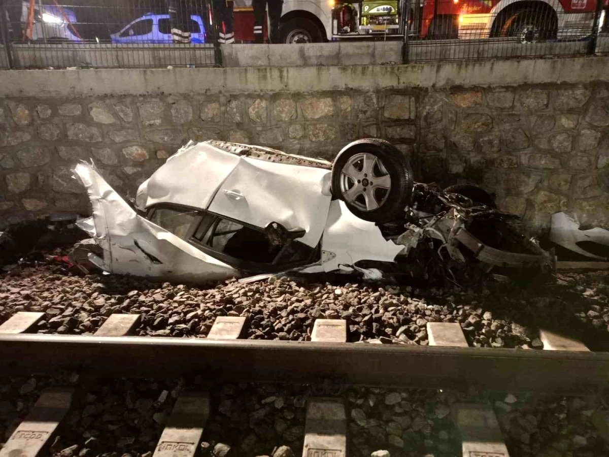 Ankara'da Otomobil Köprüden Düştü: 1 Ölü, 2 Yaralı