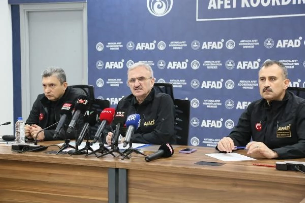 Antalya'da Sel Felaketi Sonrası Meteoroloji Uyarıyı Kaldırdı