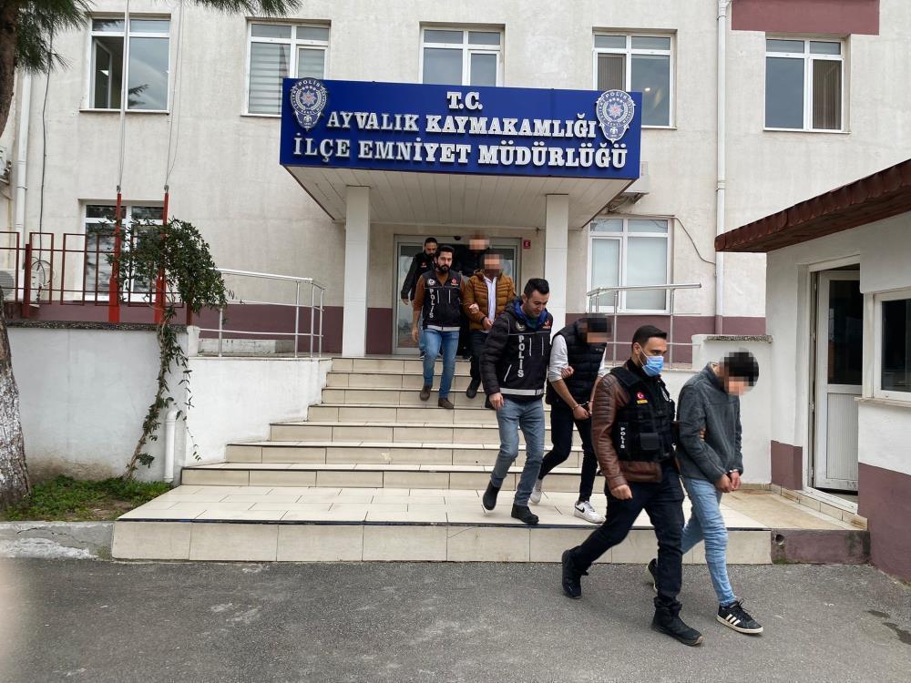 Ayvalık’ta uyuşturucu operasyonu: 7 bin 194 adet uyuşturucu hap ele geçirdi