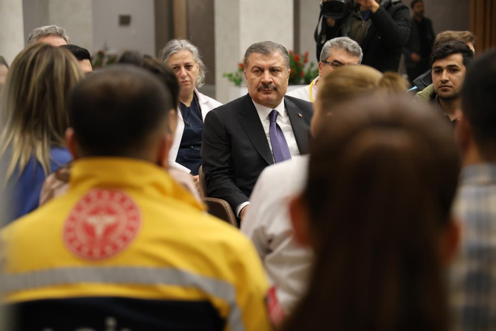 Bakan Koca, Hatay'daki sağlık çalışanlarıyla bir araya geldi