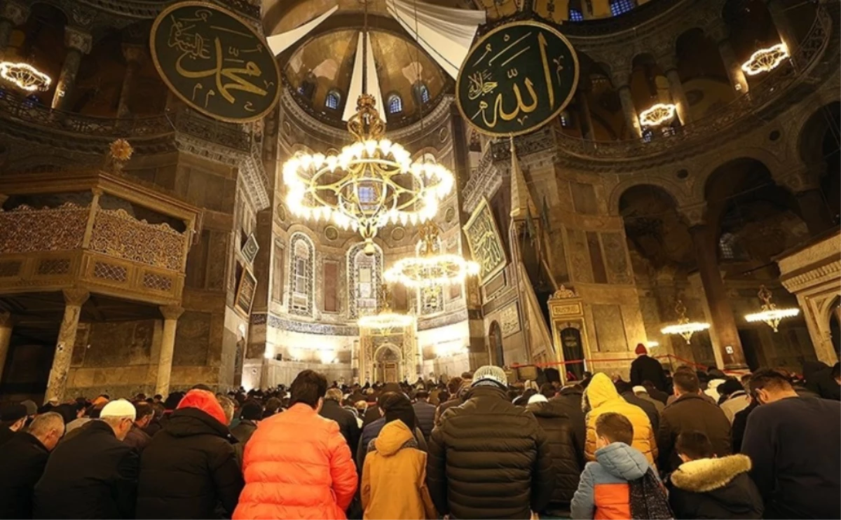 Berat kandili hangi ibadetler yapılır? Berat kandilinde oruç tutulur mu, ne namazı kılınır?