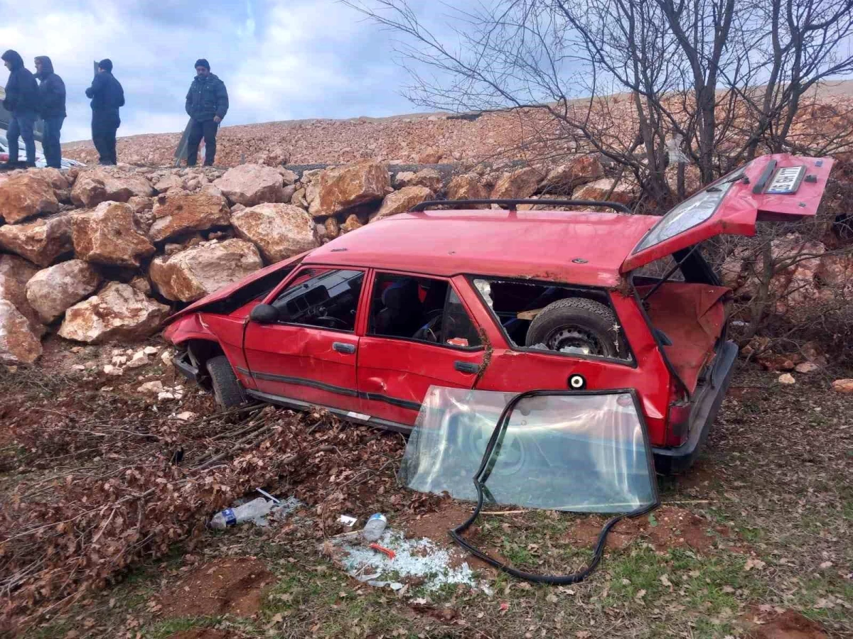 Bilecik'te Otomobil Şarampole Uçtu, Sürücü Yaralandı