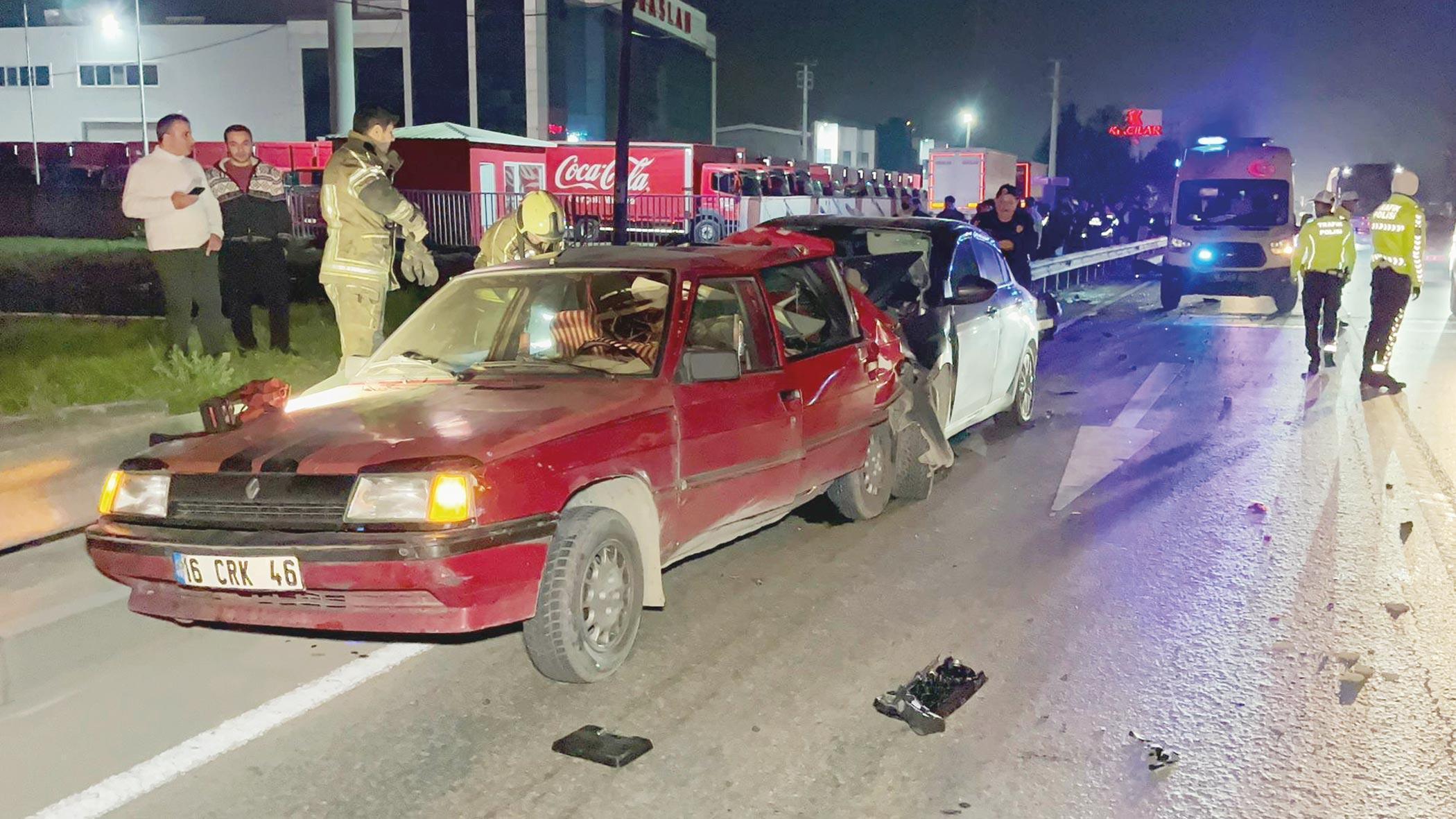 Cinayet gibi kaza... Alkollü sürücü emniyet şeridine daldı: 1 ölü 2 yaralı