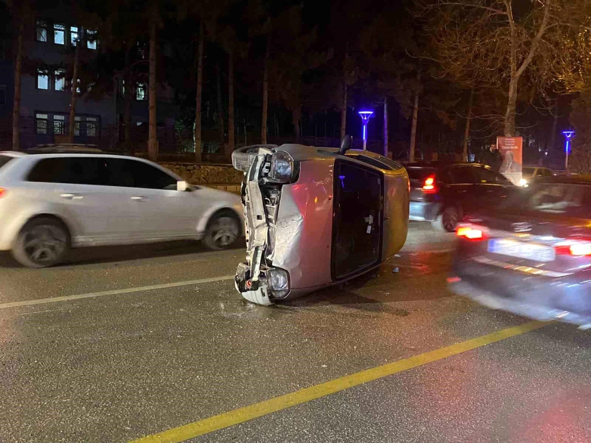 Elazığ'da otomobil takla attı, 3 kişi yaralandı