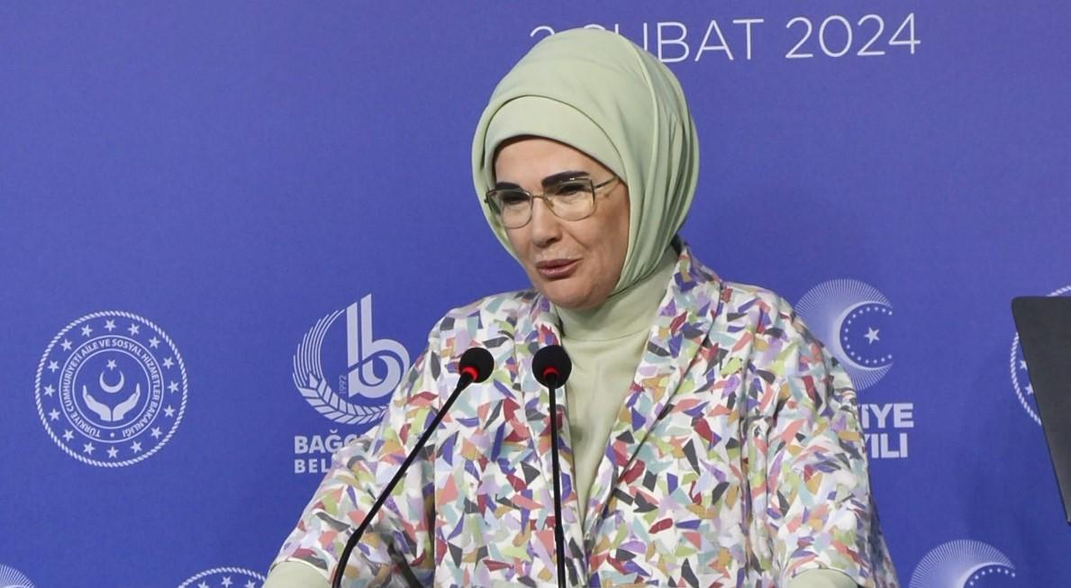 Emine Erdoğan: Evde bakım sistemi kapsamında 140 bin yaşlı birey, ailesinin yanında hizmet alıyor