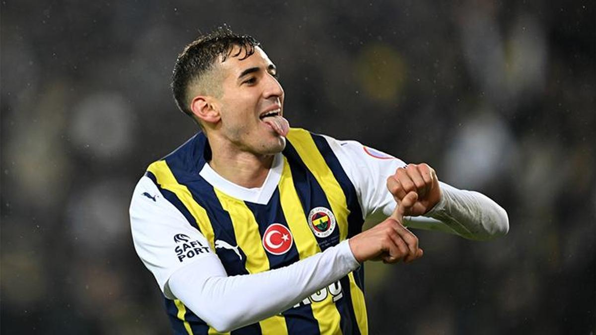 Fenerbahçe'de Mert Müldür'ü üzen karar!