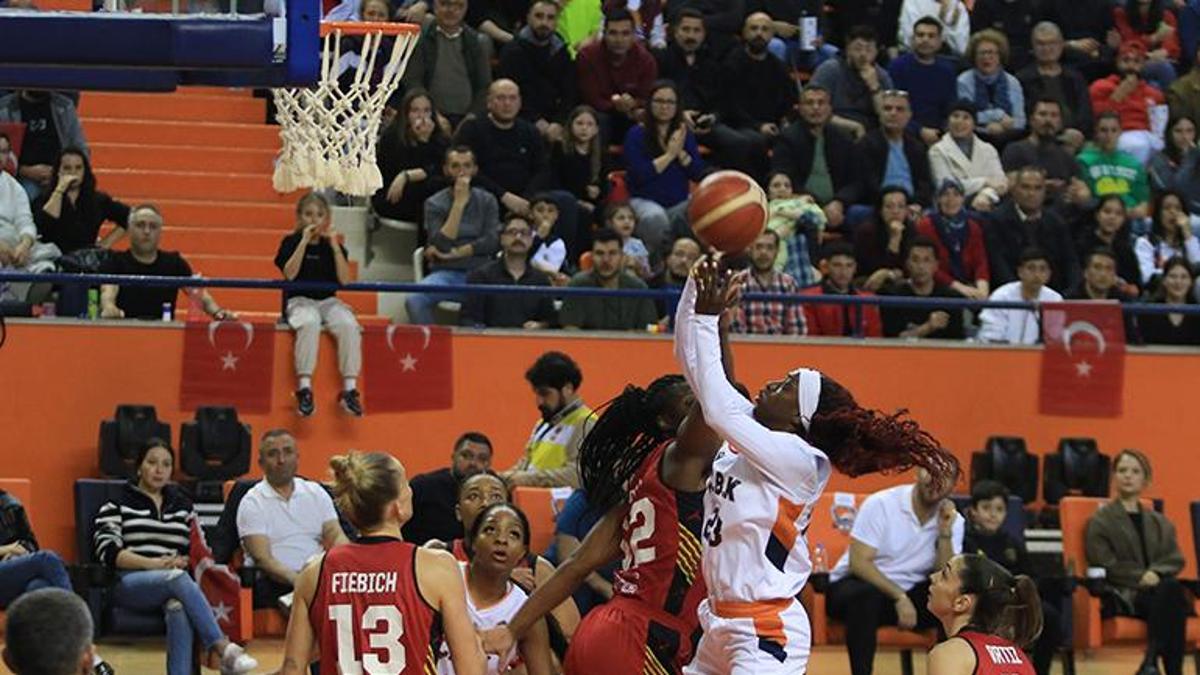 FIBA Kadınlar Avrupa Ligi'nde ÇBK Mersin'den Casademont Zaragoza'ya geçit yok!