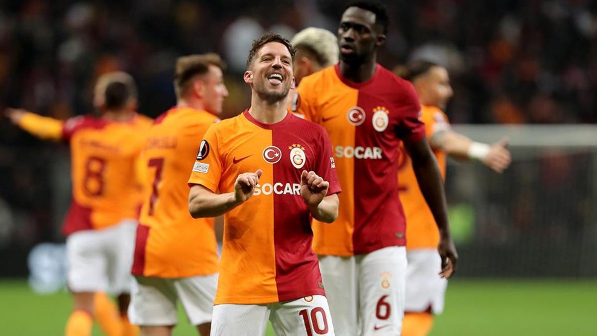 Galatasaray'da Mertens, bu sezonki 7. golünü kaydetti