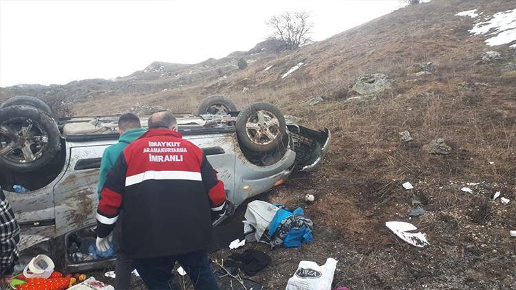 Hafif ticari araç devrildi, 5 kiiş yaralandı