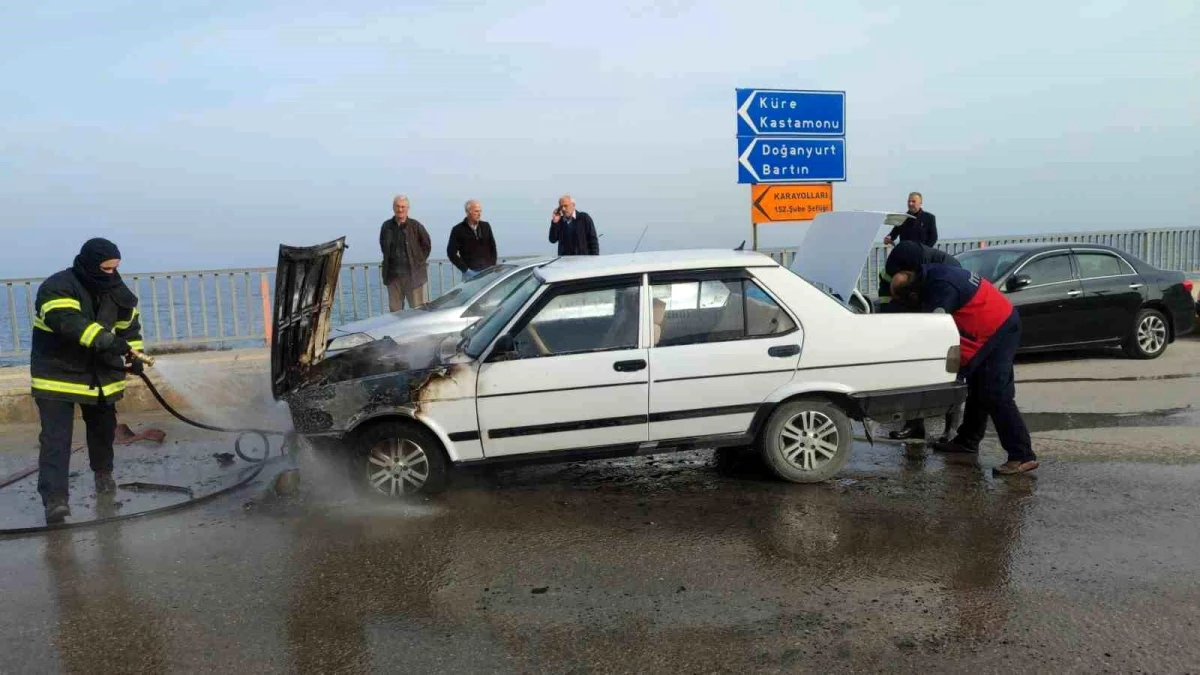 İnebolu'da Tofaş Otomobilde Yangın Çıktı