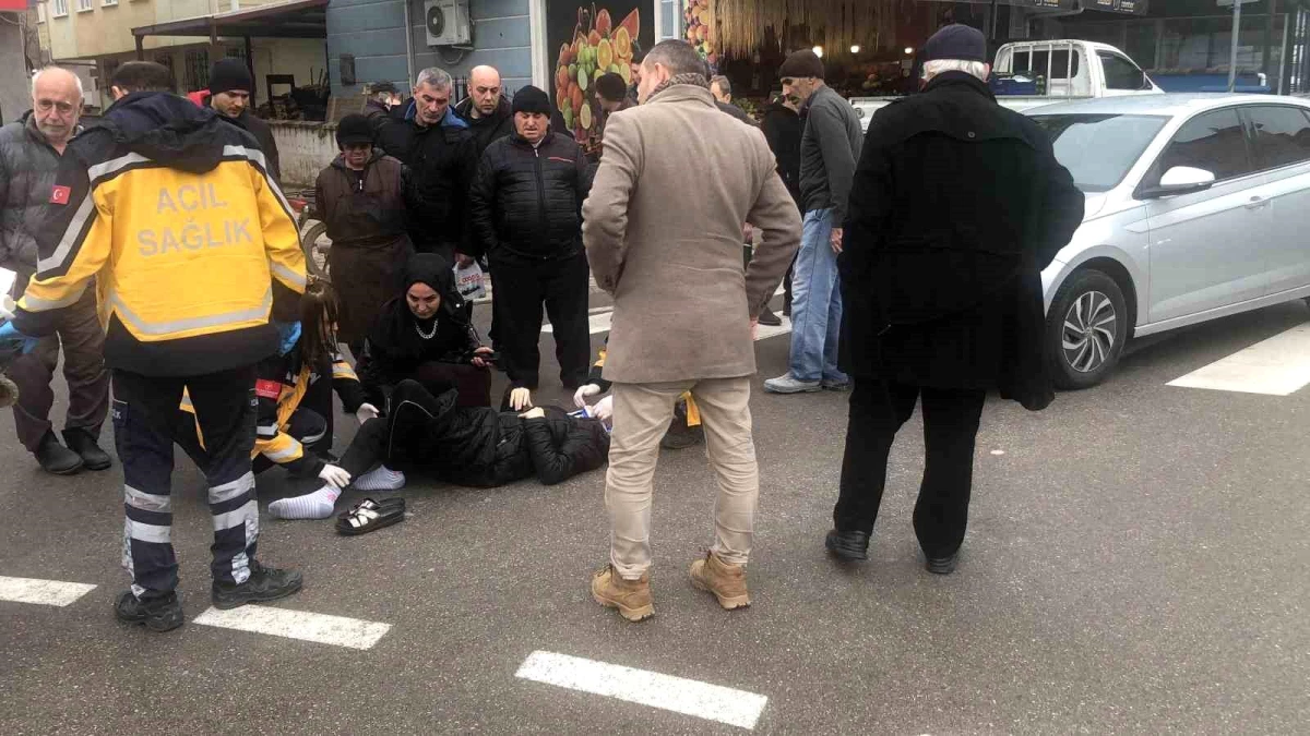 İnegöl'de Yaya Geçidinde Kadına Otomobil Çarptı