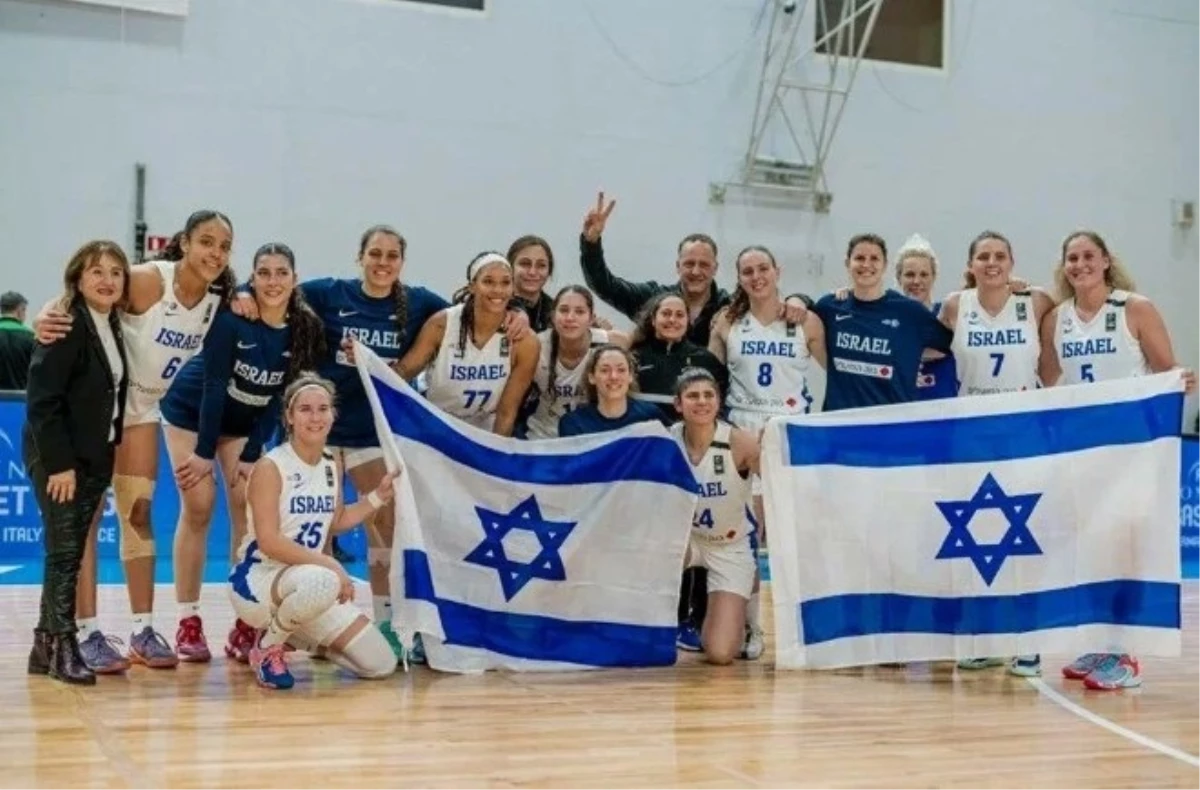 İrlanda Milli Kadın Basketbol Takımı İsrail'i el sıkışma seremonisinde reddetti
