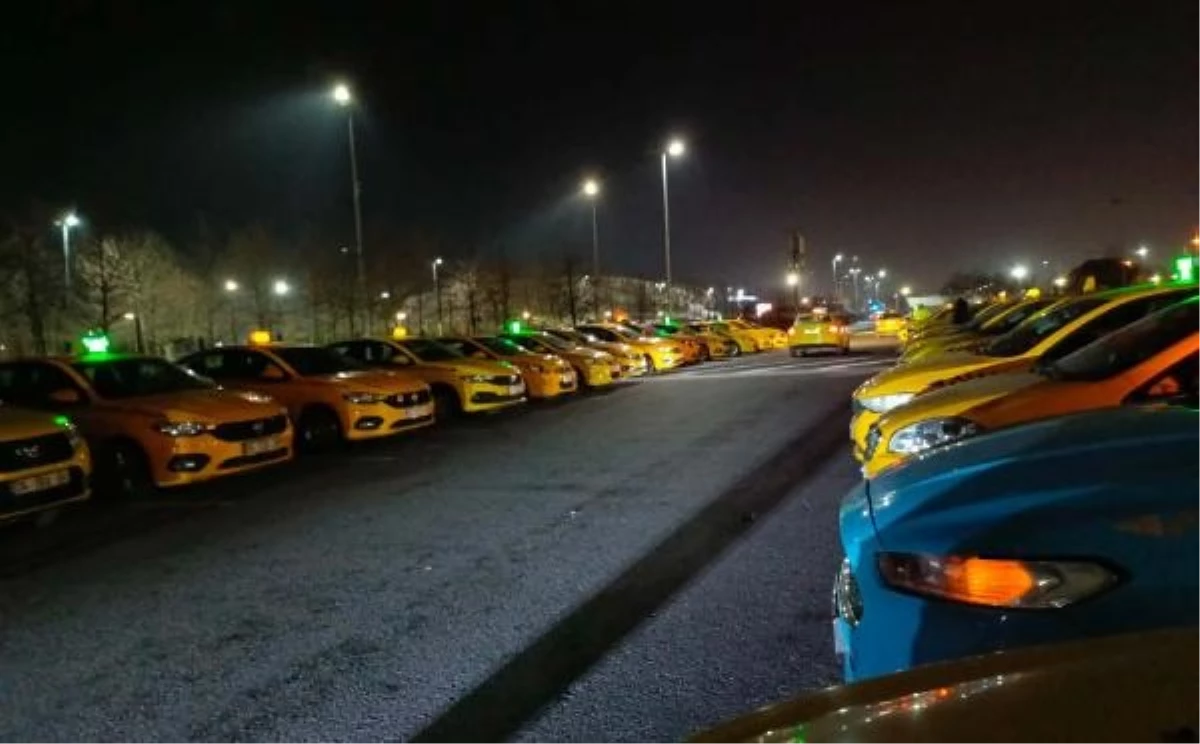 İstanbul'da taksiciler İzmir'de öldürülen meslektaşları için dua etti