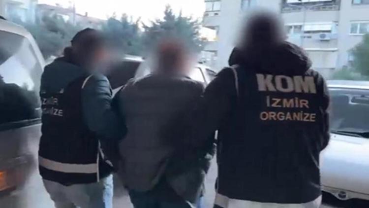 İzmir merkezli FETÖ operasyonu: 15 gözaltı