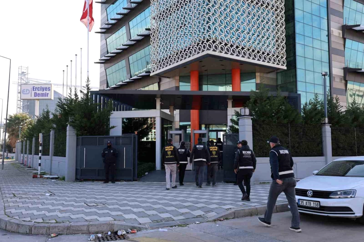 İzmir'de Yüksek Faiz Vaadiyle Para Toplayan İş İnsanı Gözaltına Alındı