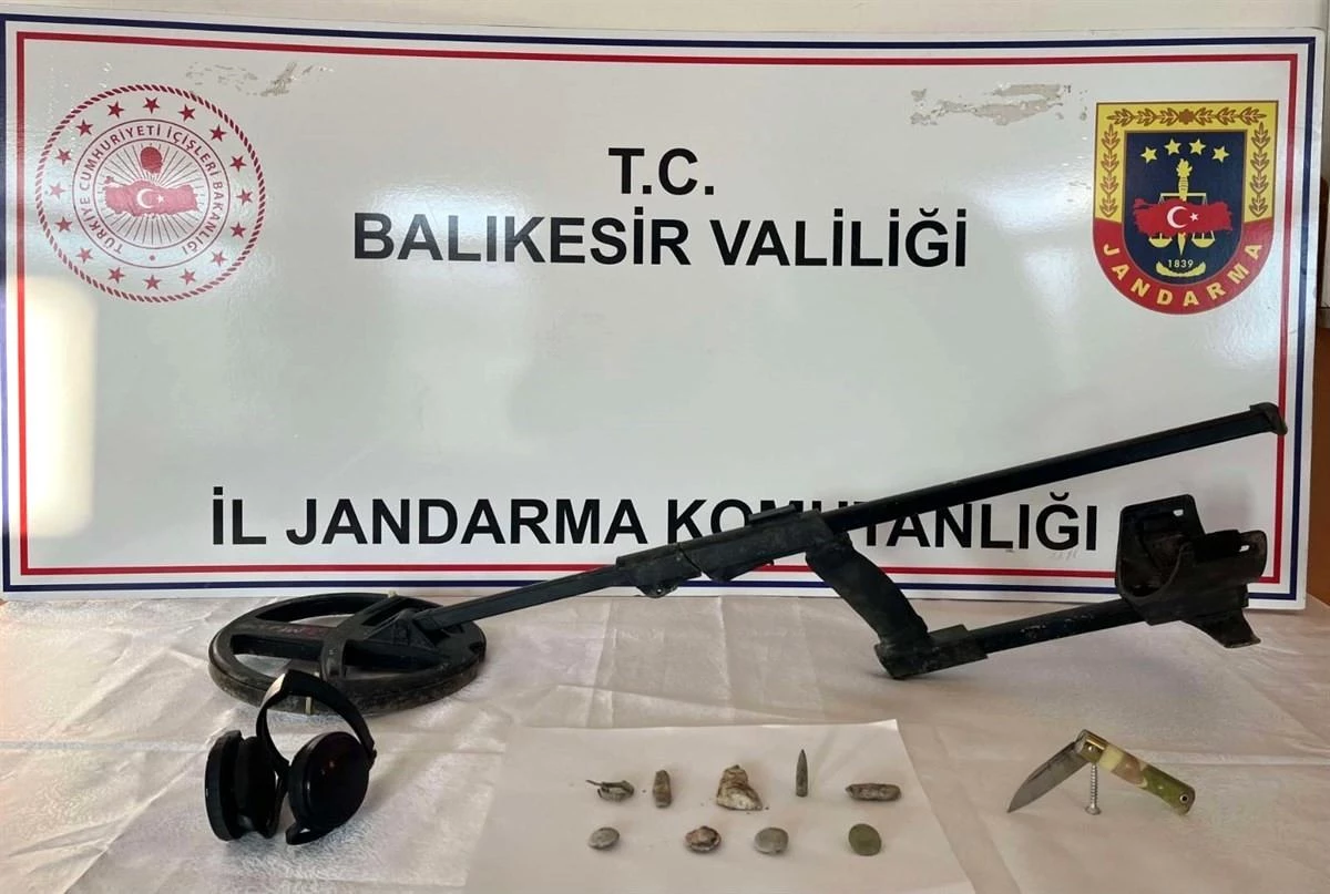 Jandarma Operasyonunda Tarihi Eserler Ele Geçirildi