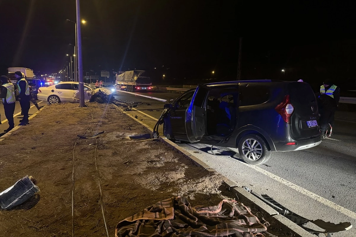 Kayseri'de Trafik Kazası: 3 Ölü, 4 Yaralı