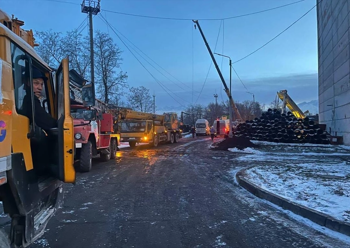 Kırgızistan'da yangın sonrası enerji santrali onarım çalışmaları başladı