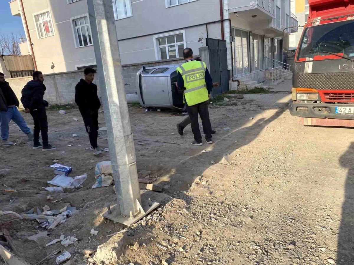 Konya'da Otomobil Şarampole Devrildi, Sürücü Yaralandı