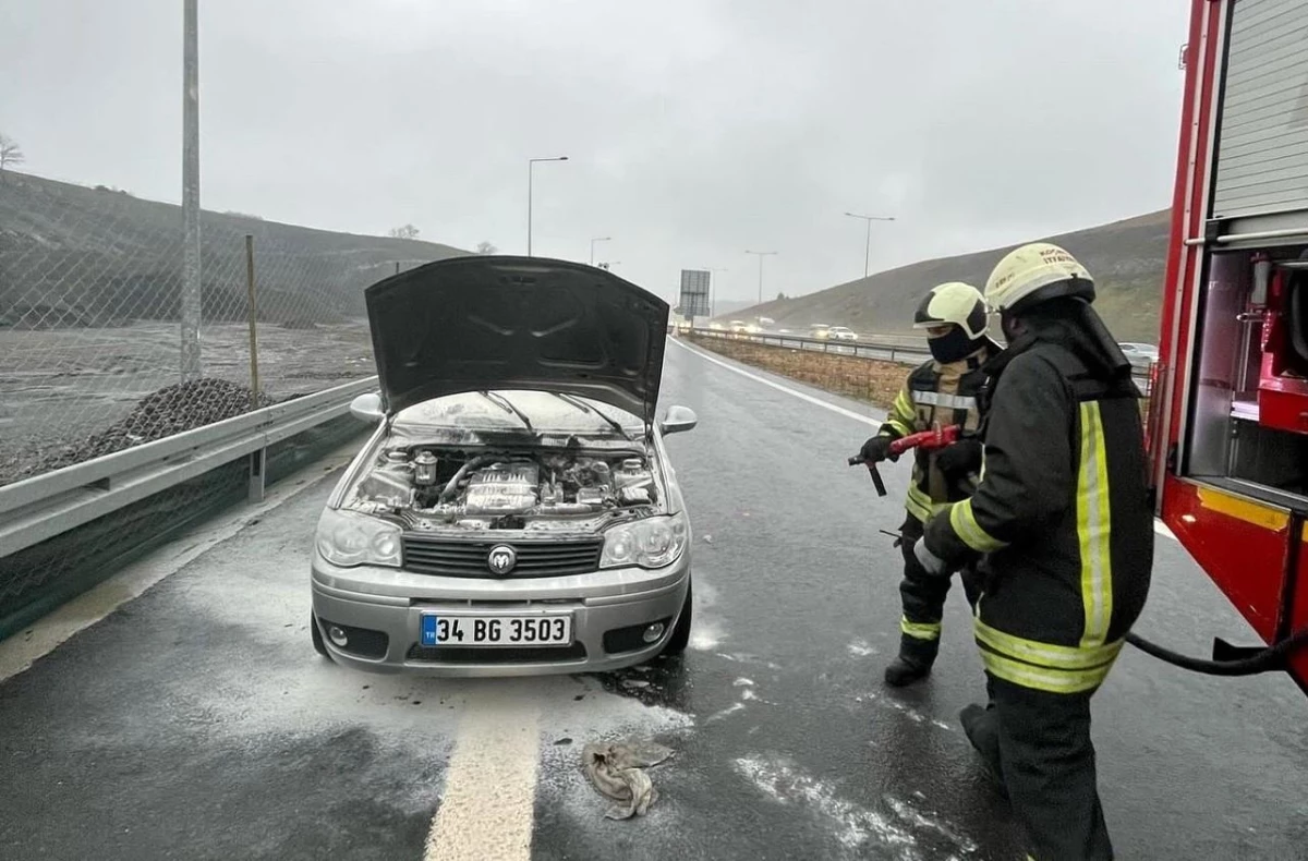 Kuzey Marmara Otoyolu'nda Otomobilde Yangın Çıktı