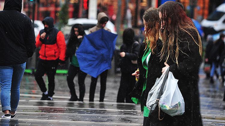 Meteoroloji'den yeni hava durumu raporu: İstanbul dahil 8 kente sarı kodlu uyarı! Hava bir anda buz kesti: Kuvvetli yağış geliyor