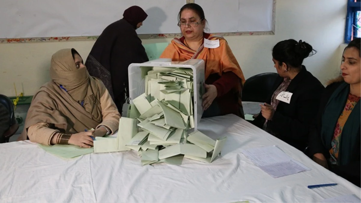 Pakistan seçimlerinde son durum! Oy verme işlemi saat 17.00'da bitti