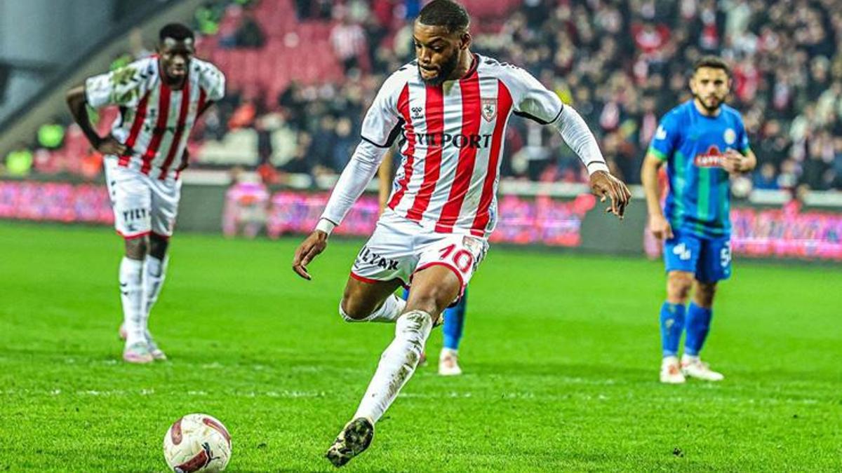 Süper Lig'de hakemler 100 kez penaltı verdi