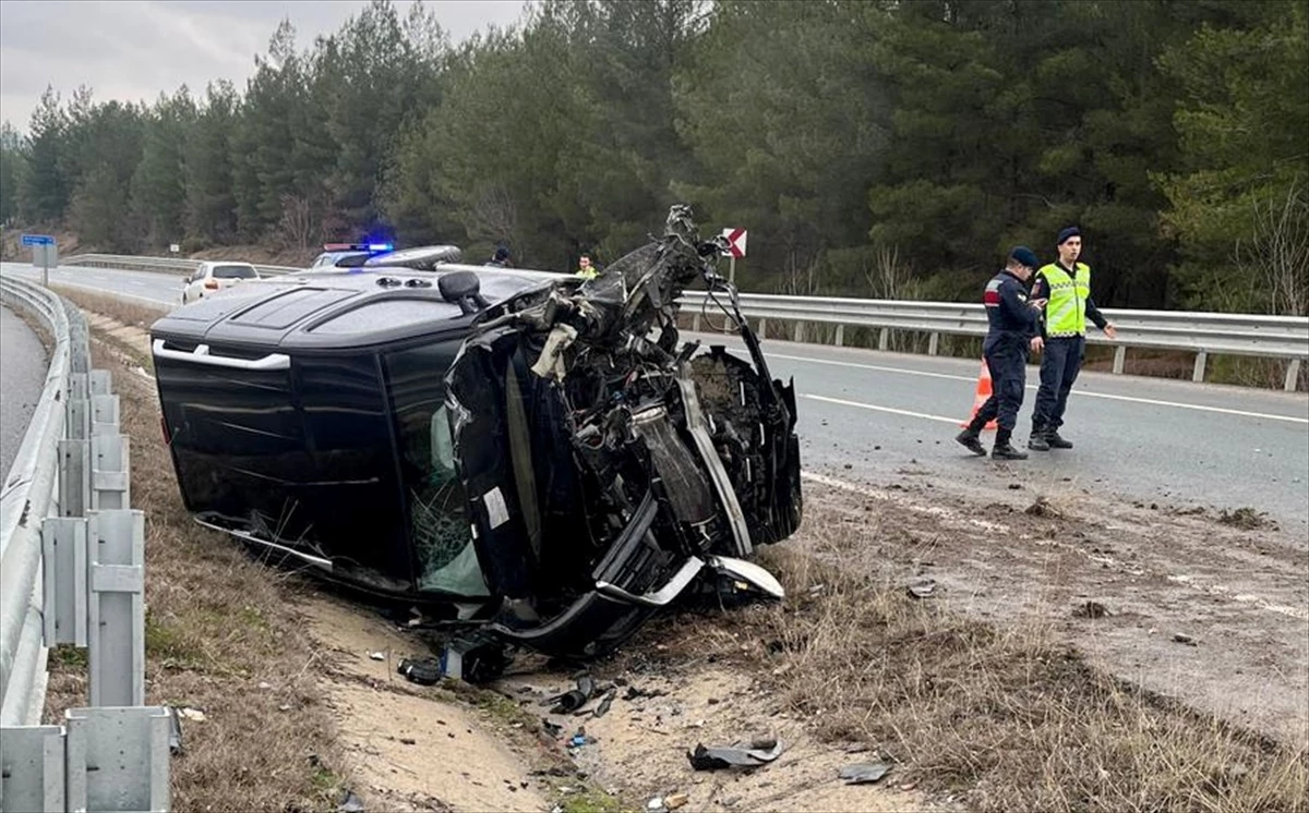 Safranbolu'da hafif ticari araç devrildi, 1 kişi yaralandı