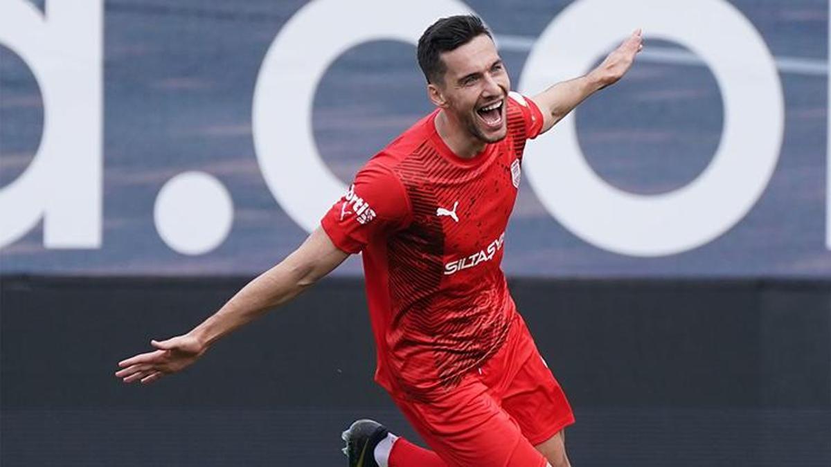 Umut Nayir, Pendikspor formasıyla 5 maçta 4 gol attı