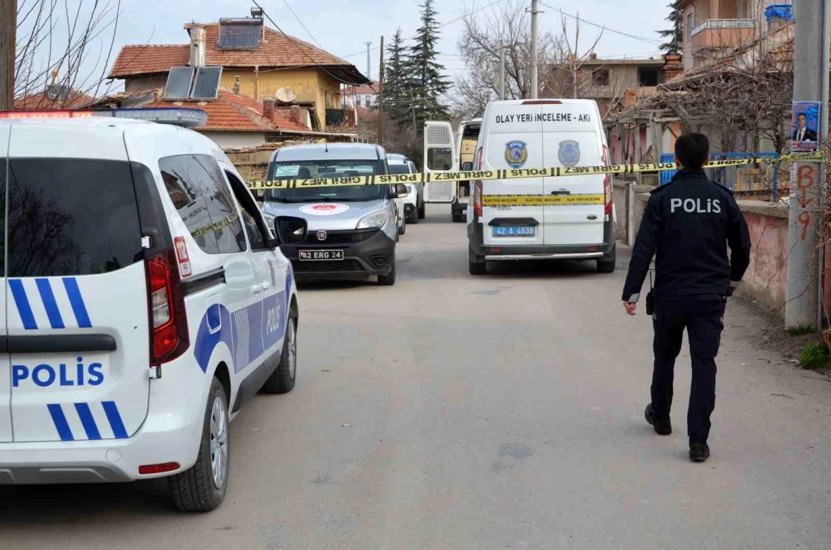 Yaşlı adam, evinde satırla öldürülmüş halde bulundu