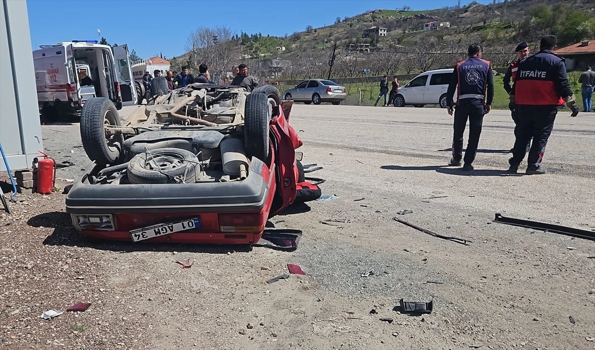 Adıyaman'da Otomobil Çarpışması: 1 Çocuk Hayatını Kaybetti, 6 Kişi Yaralandı