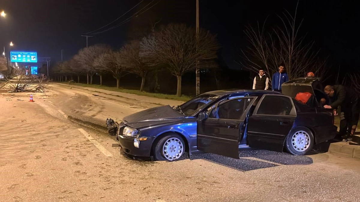 Bolu'da Kontrolden Çıkan Otomobil Karşı Şeride Uçtu