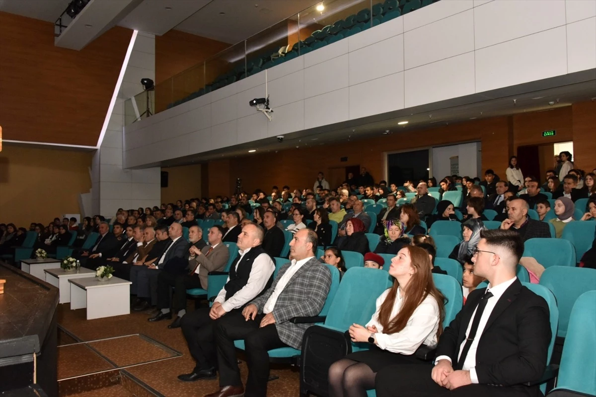 Bozüyük'te İstiklal Marşı ve Mehmet Akif Ersoy Anma Günü Programı Düzenlendi