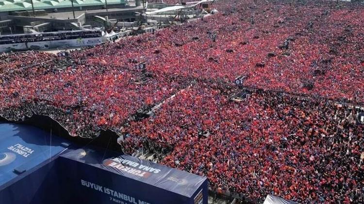 'Büyük İstanbul Mitingi' nedeniyle bazı yollar trafiğe kapatıldı