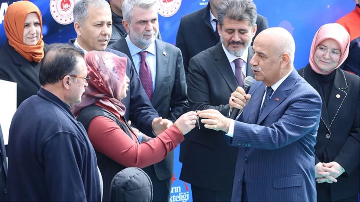 Deprem konutları teslim töreninde Cumhurbaşkanı Erdoğan ile vatandaş arasında ilginç diyalog